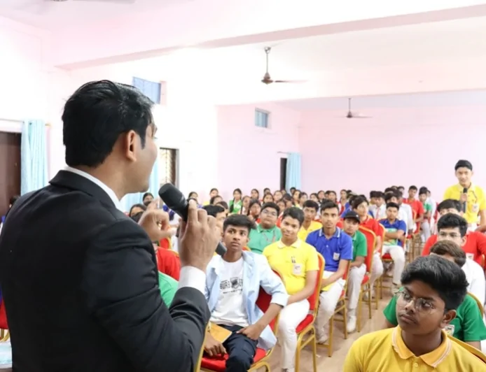 जॉयफुल सेमिनार में विद्यार्थियों को सिखाया जीवन के मूल्य