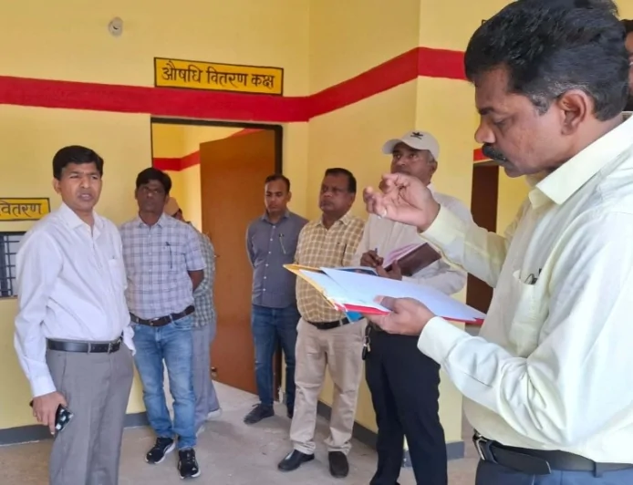 होम्योपैथिक चिकित्सालय के कई कार्य मिले अवशेष