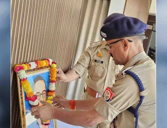 एसपी ने बाबा साहब को दी श्रद्धांजलि