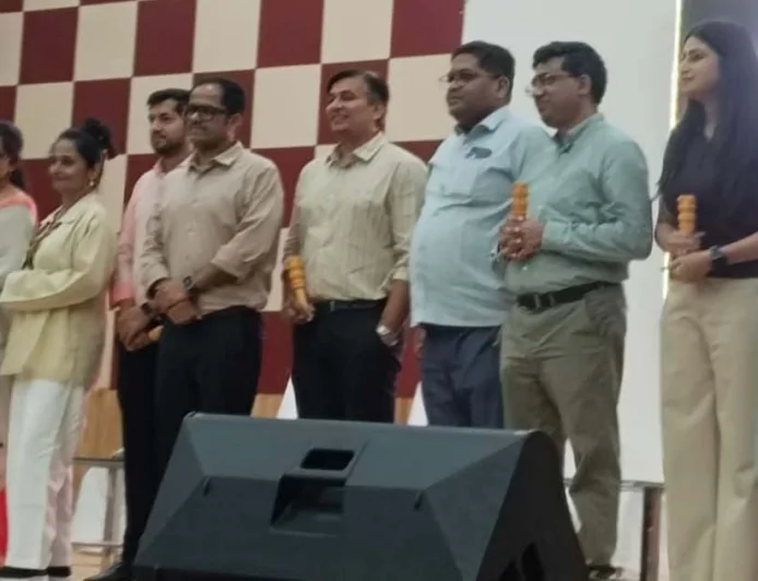 डीएम ने युवाओं को नवाचार और उद्यमिता के लिए किया प्रेरित