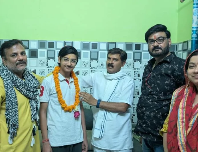 भाजपा नेता अनुज द्विवेदी के पुत्र अनय ने CBSE 10वीं में 97% अंक हासिल कर बढ़ाया मान