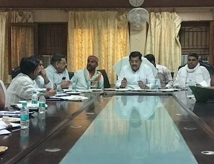 स्मार्ट मीटर पर बढ़ती शिकायतों को लेकर मंत्री ने ली बैठक, त्वरित समाधान के निर्देश