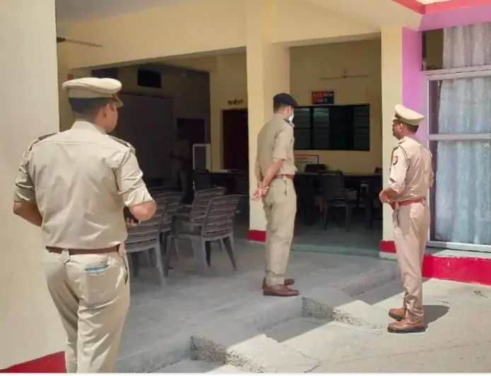 कुरारा थाने का नवनियुक्त एसपी ने किया औचक निरीक्षण, महिला हेल्प डेस्क व सुरक्षा व्यवस्था पर दिए निर्देश