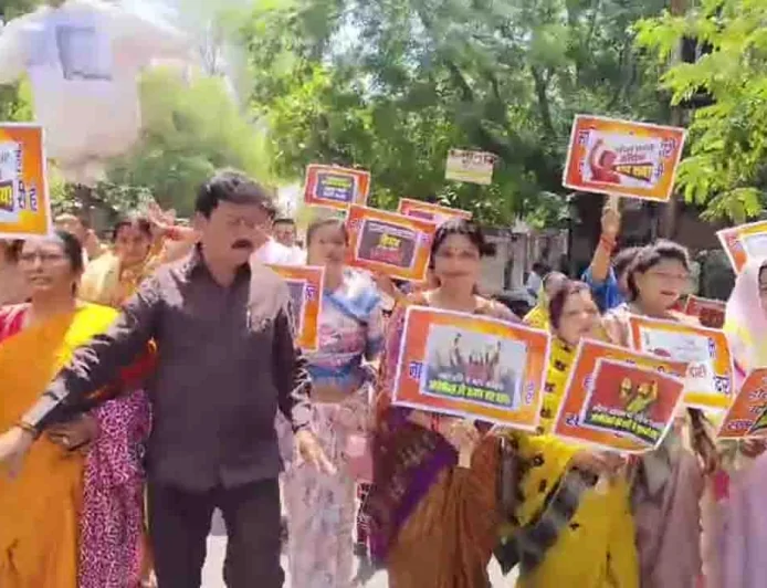 महिला आरक्षण बिल के मुद्दे पर भाजपा महिला कार्यकर्ताओं का प्रदर्शन