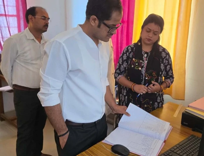 सखी वन स्टॉप सेंटर की कार्य प्रणाली का लिया जायजा