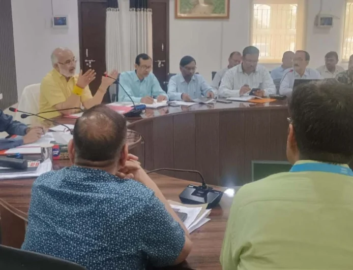 उपचार में लापरवाही पर जिम्मेदार होंगें प्रभारी चिकित्सा अधिकारी : सीडीओ