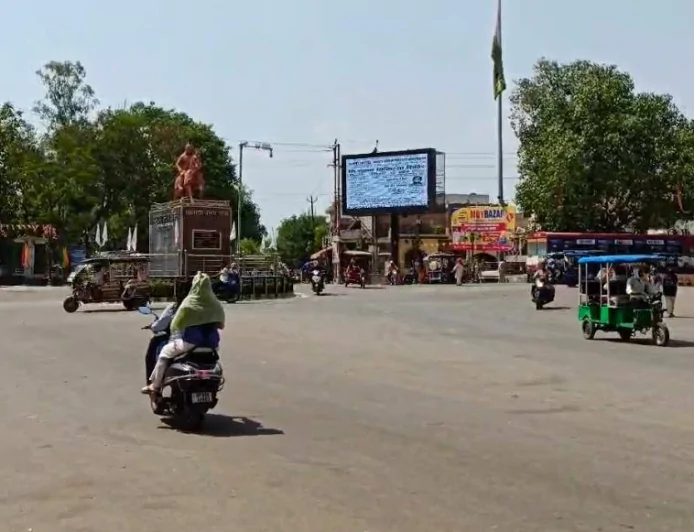 अप्रैल में ही 47.4°C पार, बांदा में रिकॉर्ड तोड़ गर्मी; हीटवेव से जनजीवन बेहाल, प्रशासन अलर्ट