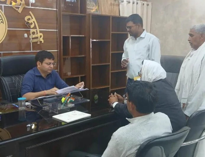 सदर एसडीएम अजय यादव ने किया कार्यभार ग्रहण, सुनी समस्याएं