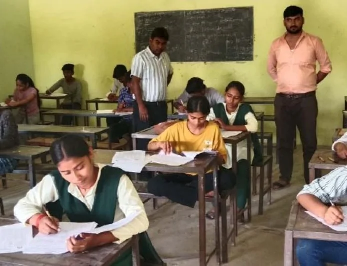 अभ्युदय कोचिंग में प्रवेश को 443 छात्र-छात्राओं ने दी परीक्षा