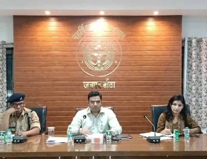 सड़क हादसों पर सख्त हुए डीएम, एक सप्ताह में सुधार के दिए निर्देश