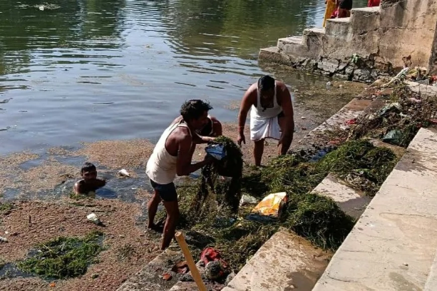 बुंदेली सेना नें पुलघाट पर चलाया सफाई अभियान