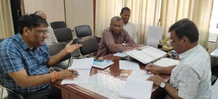 नगर को स्वच्छ, सुंदर बनाएं, वसूली में लाएं तेजी : एडीएम