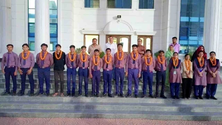 तथागत ज्ञानस्थली स्कूल के मेधावी छात्रों का भव्य सम्मान, 10वीं में शानदार परिणाम