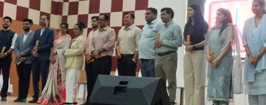 डीएम ने युवाओं को नवाचार और उद्यमिता के लिए किया प्रेरित