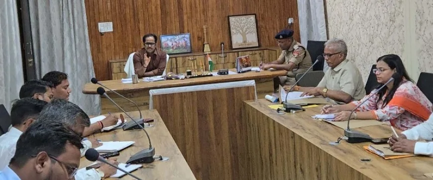 सड़क सुरक्षा के मानकों का कड़ाई से किया जाए पालन : डीएम