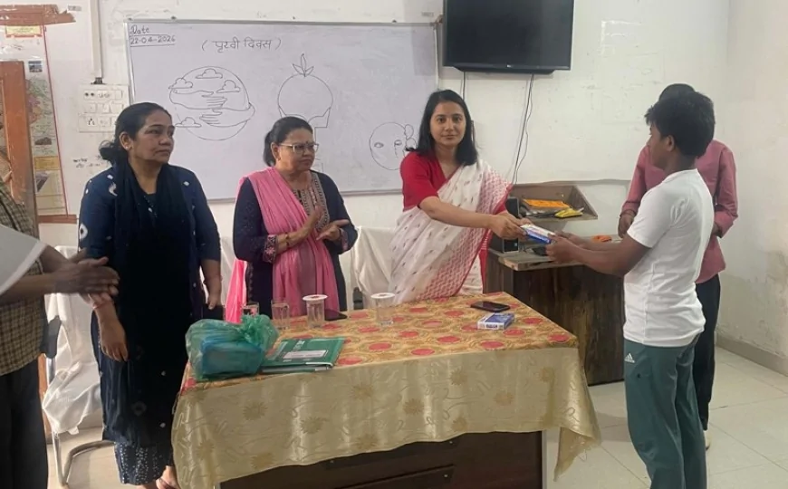 पृथ्वी दिवस पर बाल अपचारियों के मध्य हुई पोस्टर प्रतियोगिता