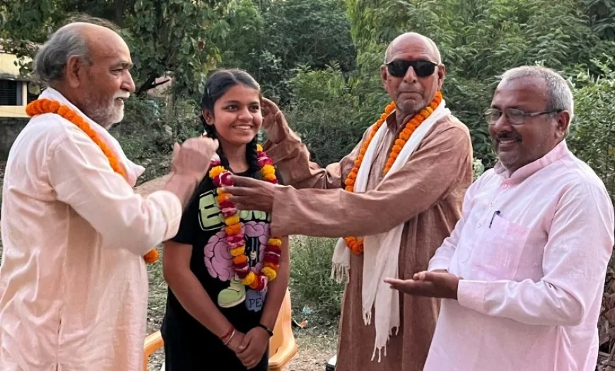 इंटर में वप्प्रवल व हाईस्कूल में मानसी ने किया टॉप