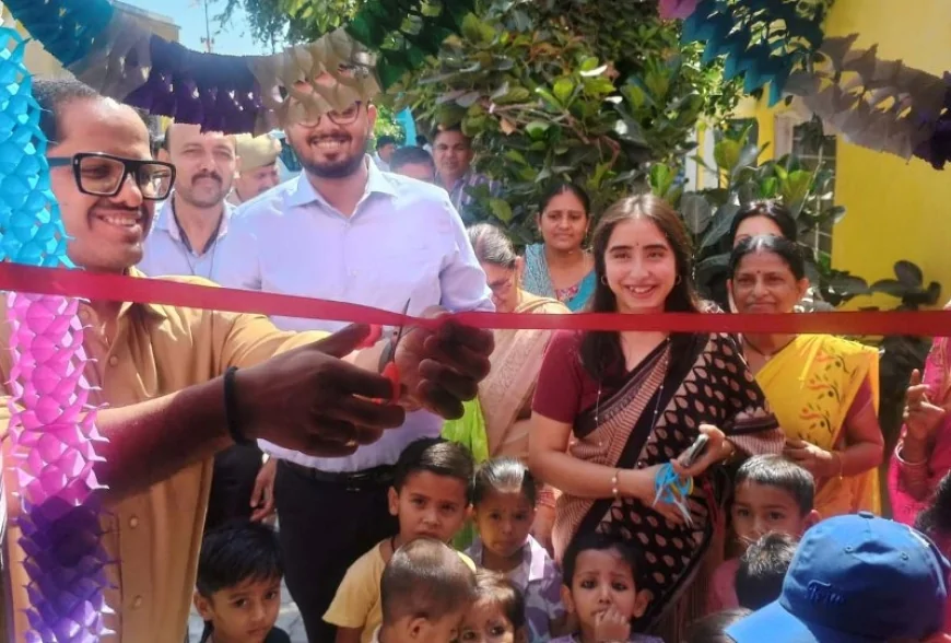 डीएम ने आंगनबाड़ी उन्नयन केंद्र का किया शुभारंभ