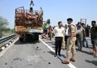 बुंदेलखंड एक्सप्रेसवे पर भीषण हादसा, खड़े ट्रक में घुसी स्कॉर्पियो