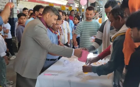 बांदा रेलवे स्टेशन पर निःशुल्क शीतल जल शिविर शुरू, 18 मई तक यात्रियों को मिलेगी राहत