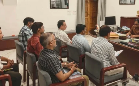 सोलर पार्क के कार्य में एसडीएम लाएं तेजी : डीएम