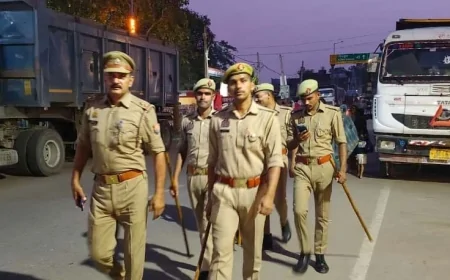 पैदल मार्च कर पुलिस टीमो ने सुरक्षा का दिया भरोसा