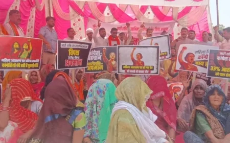 महिला आरक्षण को लेकर भाजपा महिला मोर्चा का प्रदर्शन