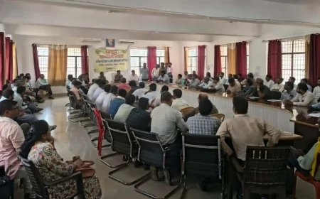 गणना अभियान को गति देने के लिए तहसीलों में हुई समीक्षा बैठकें