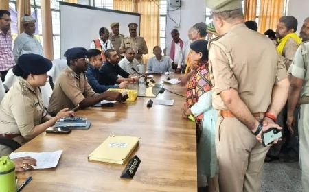अतर्रा समाधान दिवस में आयुक्त ने सुनीं जनसमस्याएं, भीषण गर्मी के मद्देनजर विभागों को दिए कड़े निर्देश
