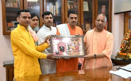 संस्कृत मानदेय शिक्षकों को नियमित करने की मांग तेज, समिति ने मुख्यमंत्री योगी से की मुलाकात