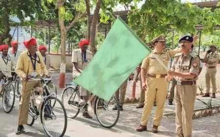 एसपी ने 75 ग्राम चौकीदारों को बांटी साइकिल