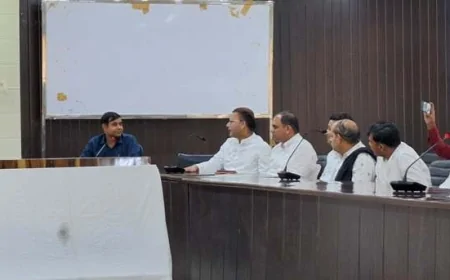 सर्राफा व्यापारियों के साथ डीएम एसपी ने की बैठक