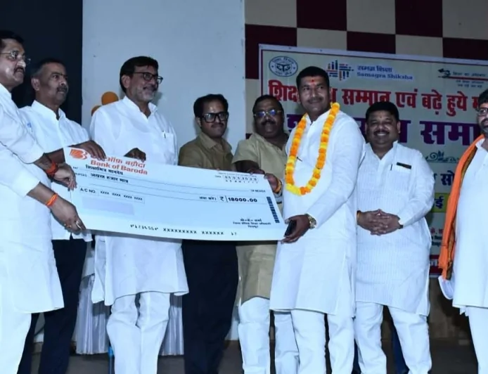 भाजपा ने पूरी की शिक्षामित्रों की मांग, बढ़ा मानदेय : रामकेश निषाद