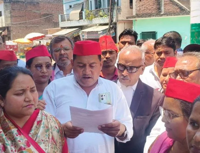 बांदा में सपा का जोरदार प्रदर्शन, महंगाई-बेरोजगारी पर सरकार को घेरा