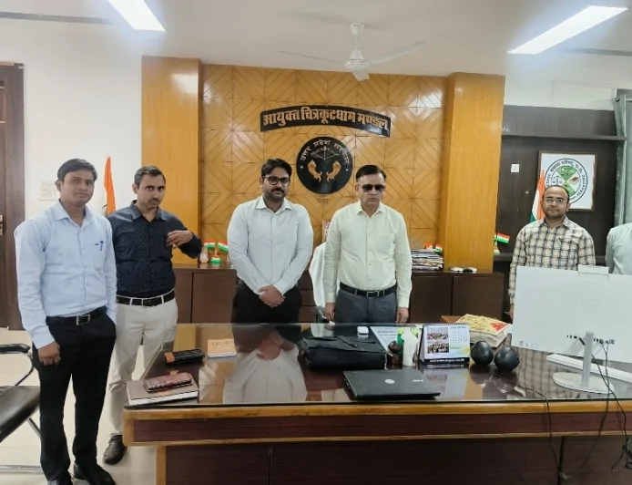 सटीक आंकड़े, सशक्त बांदा : स्वगणना अभियान के पहले दिन जनप्रतिनिधियों और अधिकारियों ने किया जनभागीदारी का आह्वान
