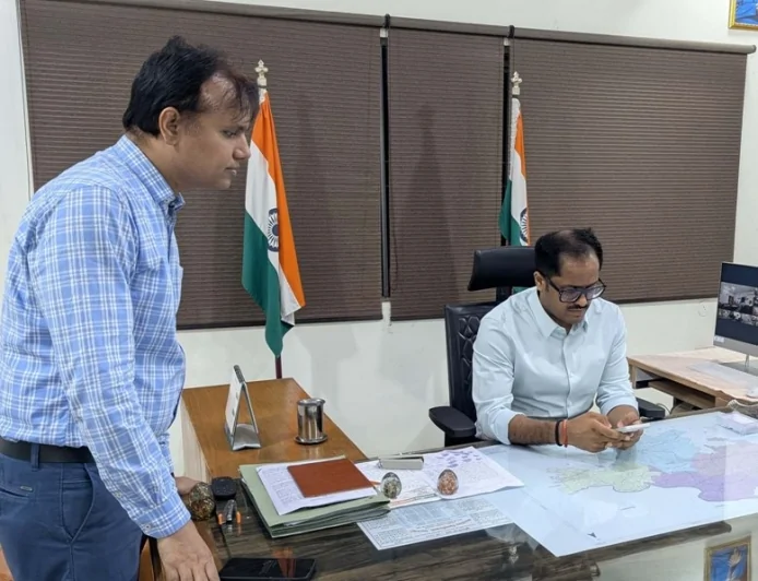 स्वगणना कर डीएम ने जनमानस से की अपील