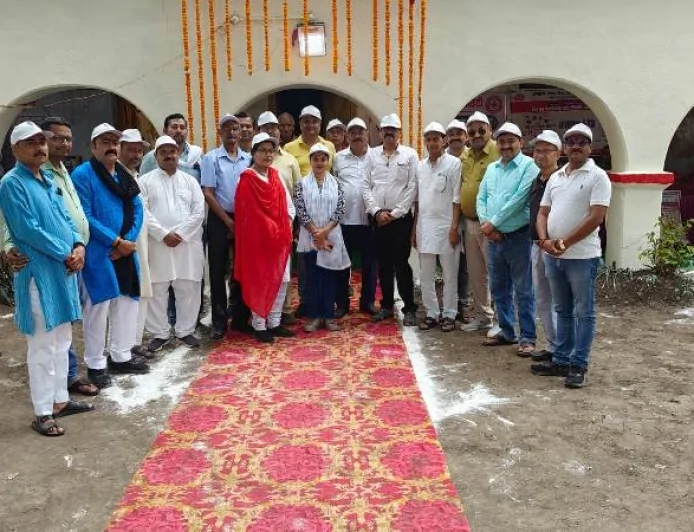 विश्व रेड क्रॉस दिवस पर बांदा में विशाल निःशुल्क स्वास्थ्य शिविर आयोजित