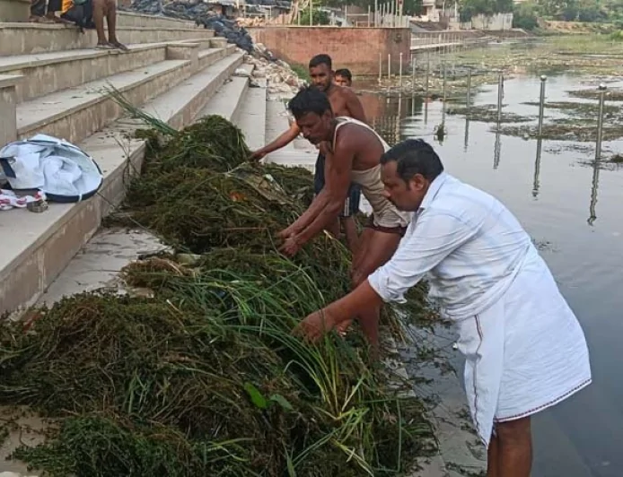 बुंदेली सेना नें मंदाकिनी नदी की सफाई का शुरू किया अभियान