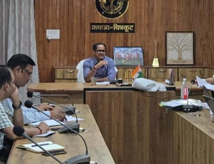 डीएम ने की पोषण एवं आंगनबाड़ी व्यवस्थाओं की समीक्षा