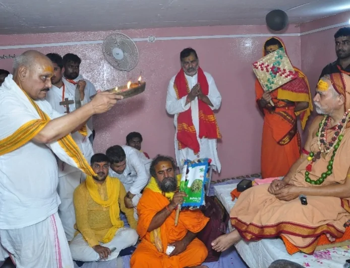 81 दिवसीय गविष्टि यात्रा के तहत बांदा पहुंचे जगद्गुरु शंकराचार्य