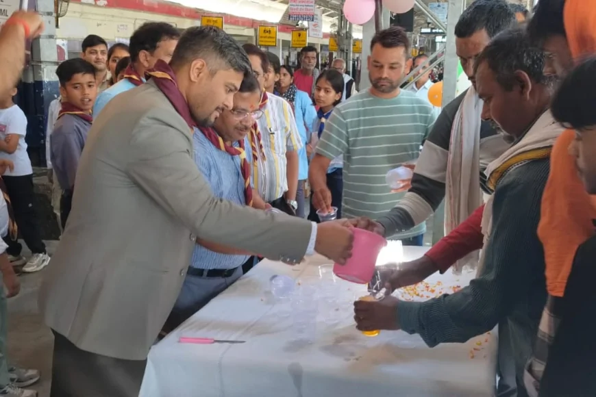 बांदा रेलवे स्टेशन पर निःशुल्क शीतल जल शिविर शुरू, 18 मई तक यात्रियों को मिलेगी राहत