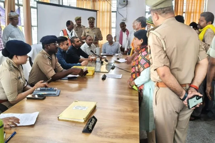 अतर्रा समाधान दिवस में आयुक्त ने सुनीं जनसमस्याएं, भीषण गर्मी के मद्देनजर विभागों को दिए कड़े निर्देश