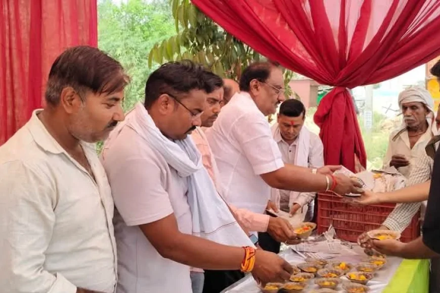 ब्लॉक कार्यालय में गूंजा सुंदरकांड, इंडेन गैस एजेंसी के सौजन्य से हुआ विशाल भंडारे का आयोजन