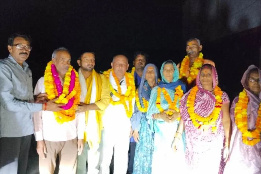 चारधाम यात्रा पर रवाना हुए श्रद्धालु, फूल-मालाएं पहनाकर दी गई भावभीनी विदाई
