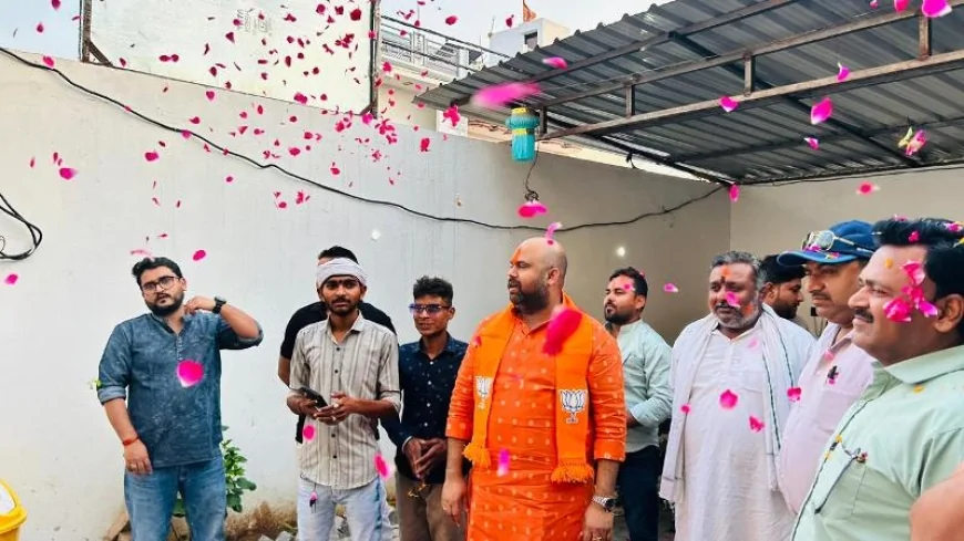 भाजपा-एनडीए की जीत पर प्रवीण सिंह के कार्यालय में मनाया गया विजय उत्सव