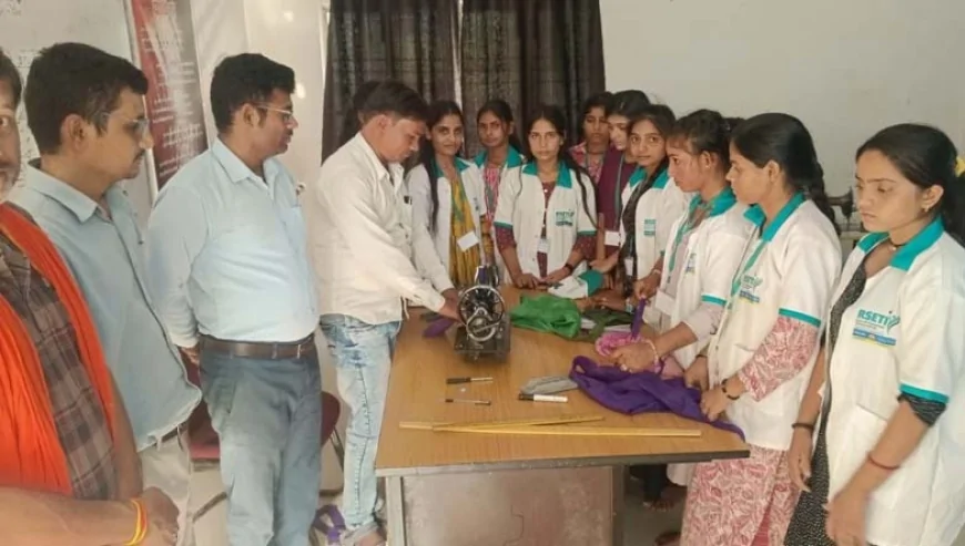 बेरोजगार युवाओं को आत्मनिर्भर बना रहा आरसेटी