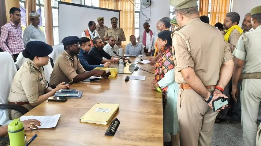 अतर्रा समाधान दिवस में आयुक्त ने सुनीं जनसमस्याएं, भीषण गर्मी के मद्देनजर विभागों को दिए कड़े निर्देश