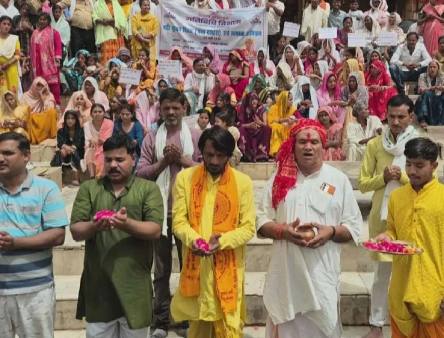 गंगा दशहरा पर मंदाकिनी नदी में चलाया स्वच्छता अभियान