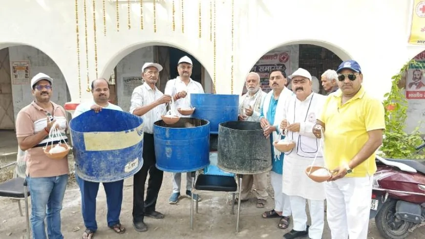 भीषण गर्मी के बीच पशु-पक्षियों की मदद को आगे आए समाजसेवी, सेवा और संवेदना का संदेश दे रही रेड क्रॉस सोसाइटी