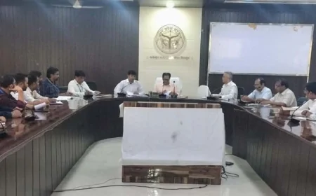 बैंक निस्तारित करें पीएम सूर्यघर योजना के लंबित आवेदन : डीएम